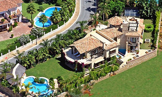 Villa de luxe près de la plage à vendre dans la zone de Los Monteros - Bahía de Marbella, Marbella Est 1