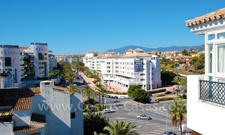 Appartement penthouse à vendre dans le centre de Puerto Banús, Marbella 1
