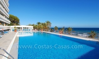 Appartement de luxe à vendre en première ligne de plage dans un complexe situé sur la Mille d' Or près de Marbella centre 3