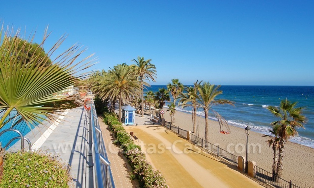 Appartement de luxe à vendre en première ligne de plage dans un complexe situé sur la Mille d' Or près de Marbella centre 2