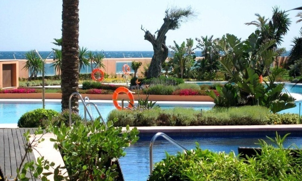 Appartement de luxe à vendre en première ligne de plage à Malibu, Puerto Banús, Marbella 5