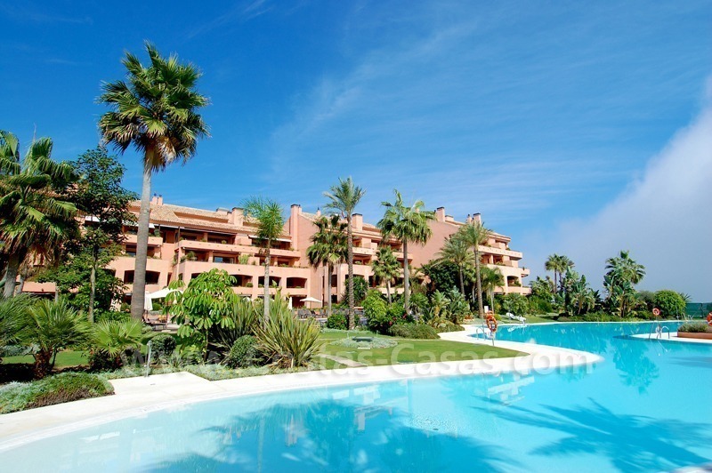Appartement de luxe à vendre en première ligne de plage à Malibu, Puerto Banús, Marbella