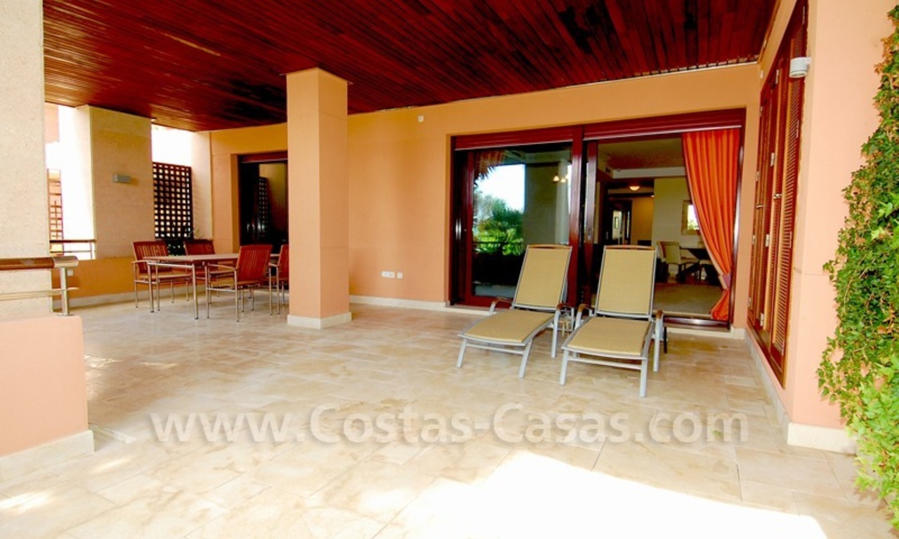 Appartement de luxe à vendre en première ligne de plage à Malibu, Puerto Banús, Marbella 11