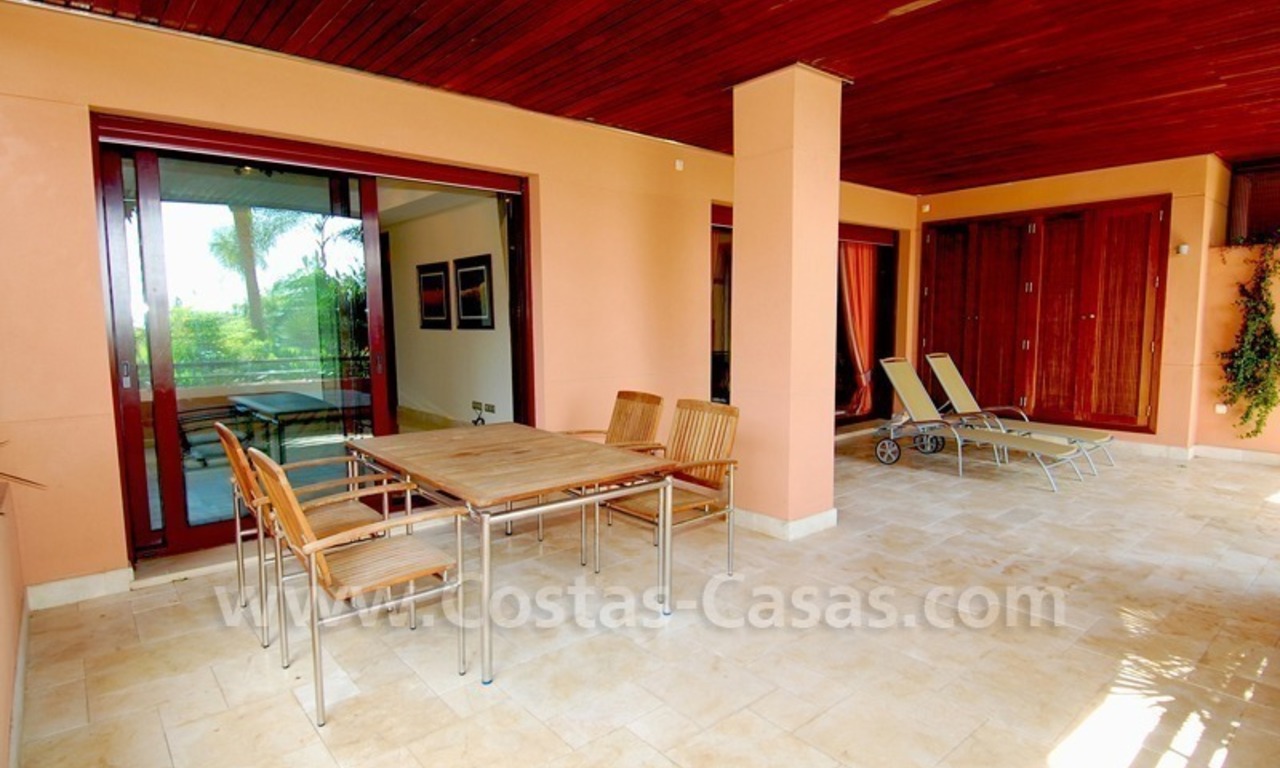 Appartement de luxe à vendre en première ligne de plage à Malibu, Puerto Banús, Marbella 13