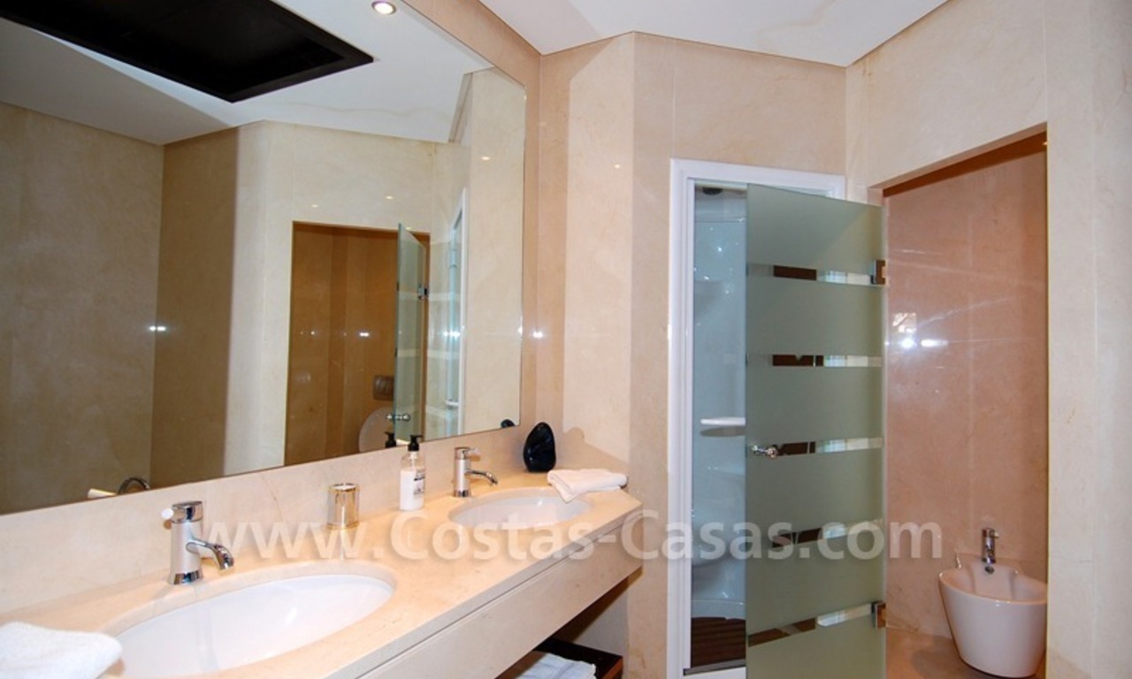 Appartement de luxe à vendre en première ligne de plage à Malibu, Puerto Banús, Marbella 26