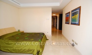 Appartement de luxe à vendre en première ligne de plage à Malibu, Puerto Banús, Marbella 19