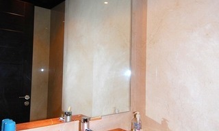 Appartement de luxe à vendre en première ligne de plage à Malibu, Puerto Banús, Marbella 27