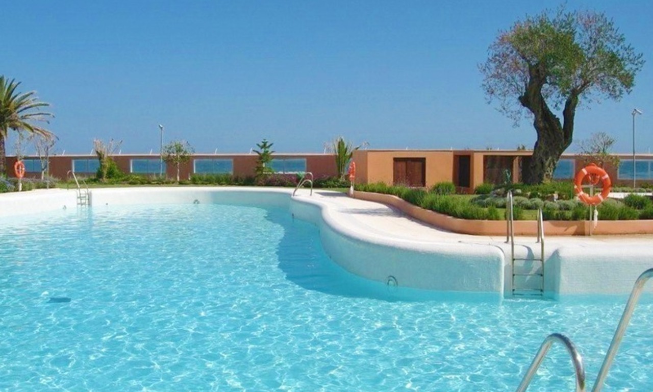 Penthouse de luxe en première ligne de plage à vendre à Malibu, Puerto Banús, Marbella 2