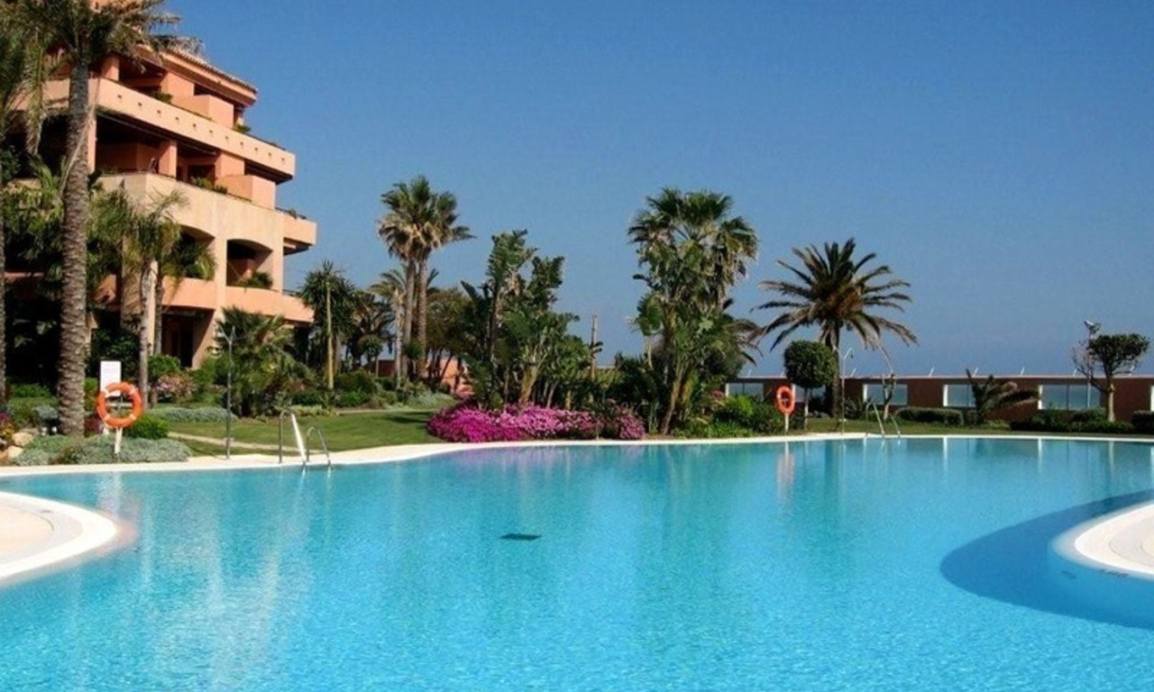 Penthouse de luxe en première ligne de plage à vendre à Malibu, Puerto Banús, Marbella 0