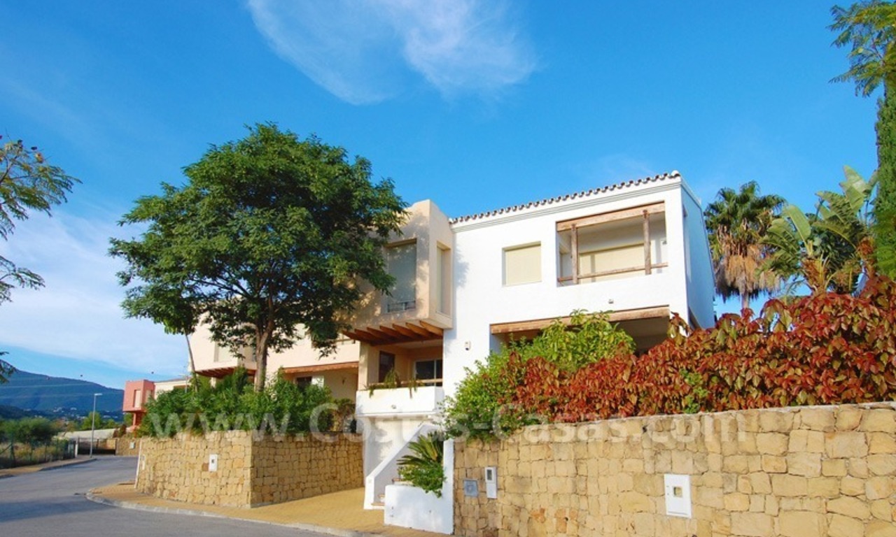 Opportunité! Villa détachée à vendre dans une zone de golf de Marbella - Benahavis 0