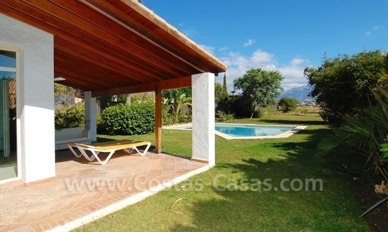 Opportunité! Villa détachée à vendre dans une zone de golf de Marbella - Benahavis 4