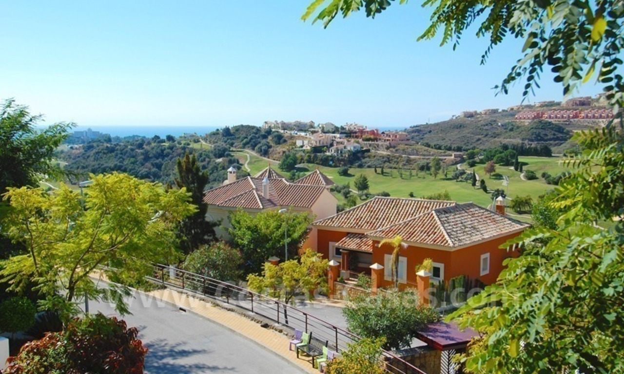 Opportunité! Villa détachée à vendre dans une zone de golf de Marbella - Benahavis 3