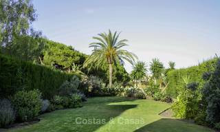 Confortable villa semi-détachée à vendre en première ligne de golf dans Marbella Ouest 14105 