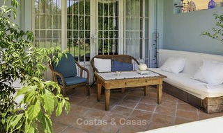 Confortable villa semi-détachée à vendre en première ligne de golf dans Marbella Ouest 14110 
