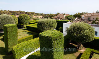 Large mansion moderne de style provençale à vendre sur la Mille d' Or à Marbella 36177 