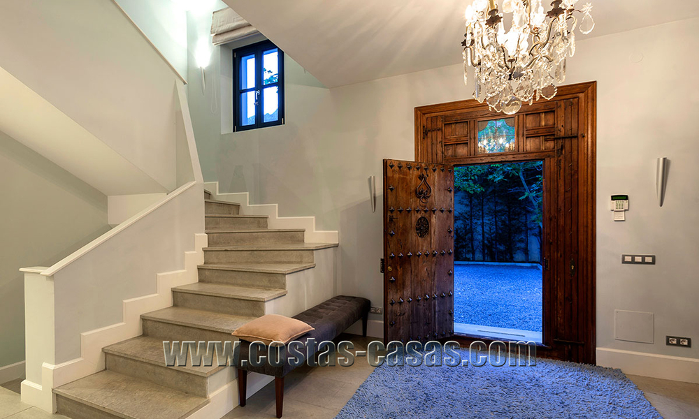 Large mansion moderne de style provençale à vendre sur la Mille d' Or à Marbella 36188