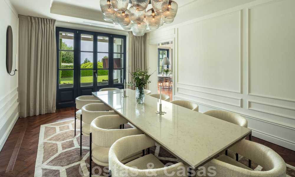 Large mansion moderne de style provençale à vendre sur la Mille d' Or à Marbella 36550
