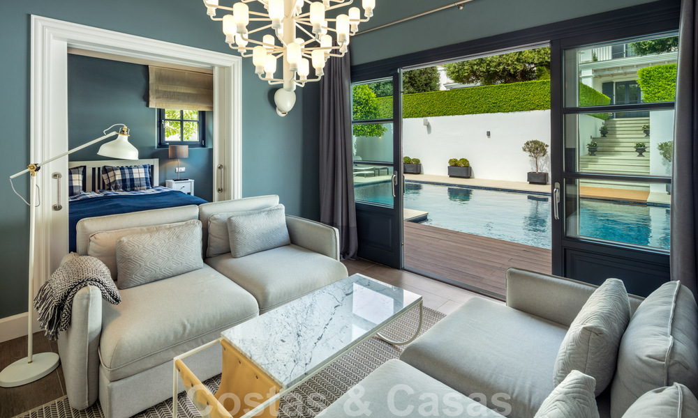 Large mansion moderne de style provençale à vendre sur la Mille d' Or à Marbella 36553