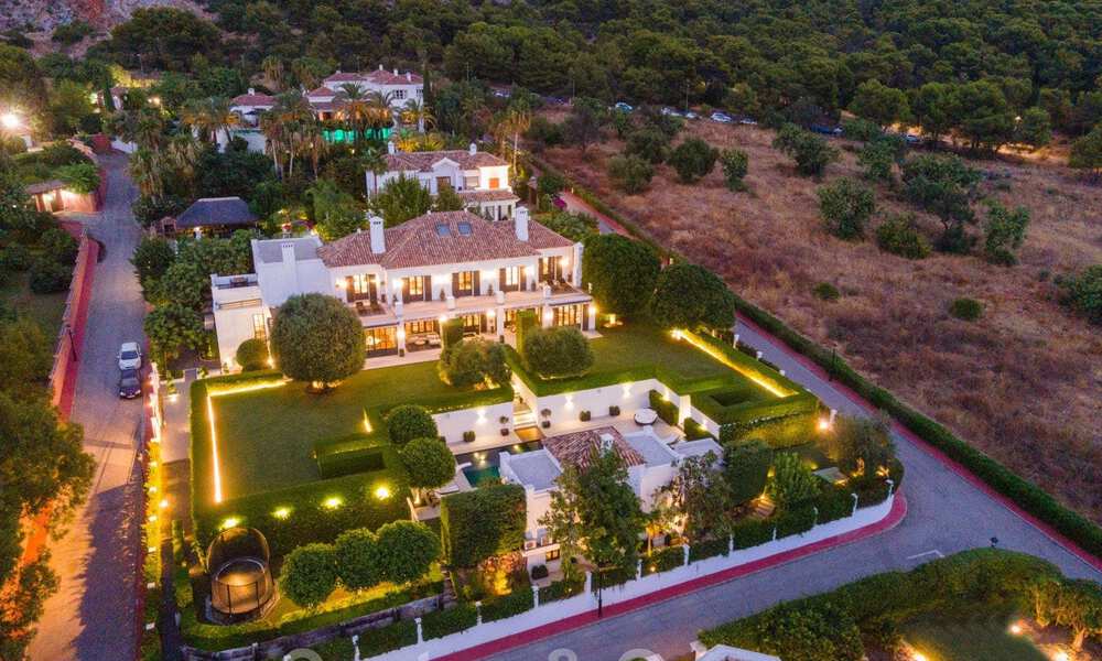 Large mansion moderne de style provençale à vendre sur la Mille d' Or à Marbella 36559