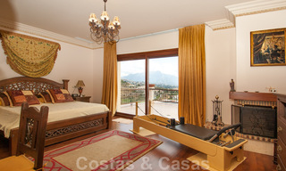 Villa de golf de style andalou à vendre dans Marbella - Benahavis avec vue sur mer 31126 