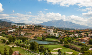 Villa de golf de style andalou à vendre dans Marbella - Benahavis avec vue sur mer 31135 