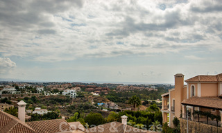 Villa de golf de style andalou à vendre dans Marbella - Benahavis avec vue sur mer 31137 