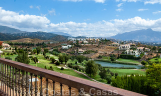Villa de golf de style andalou à vendre dans Marbella - Benahavis avec vue sur mer 31145 