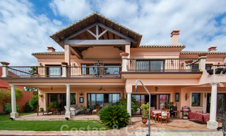Villa de golf de style andalou à vendre dans Marbella - Benahavis avec vue sur mer 31146 