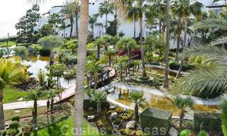 À vendre à Puerto Banús, Marbella: Penthouse appartement de plage luxueux 22476 