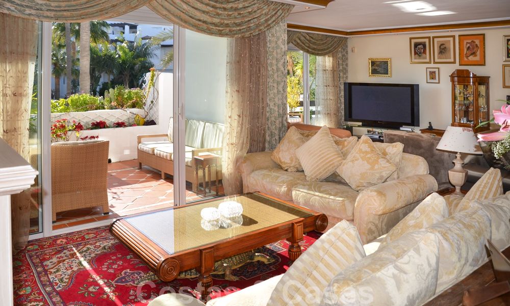 À vendre à Puerto Banús, Marbella: Penthouse appartement de plage luxueux 22486