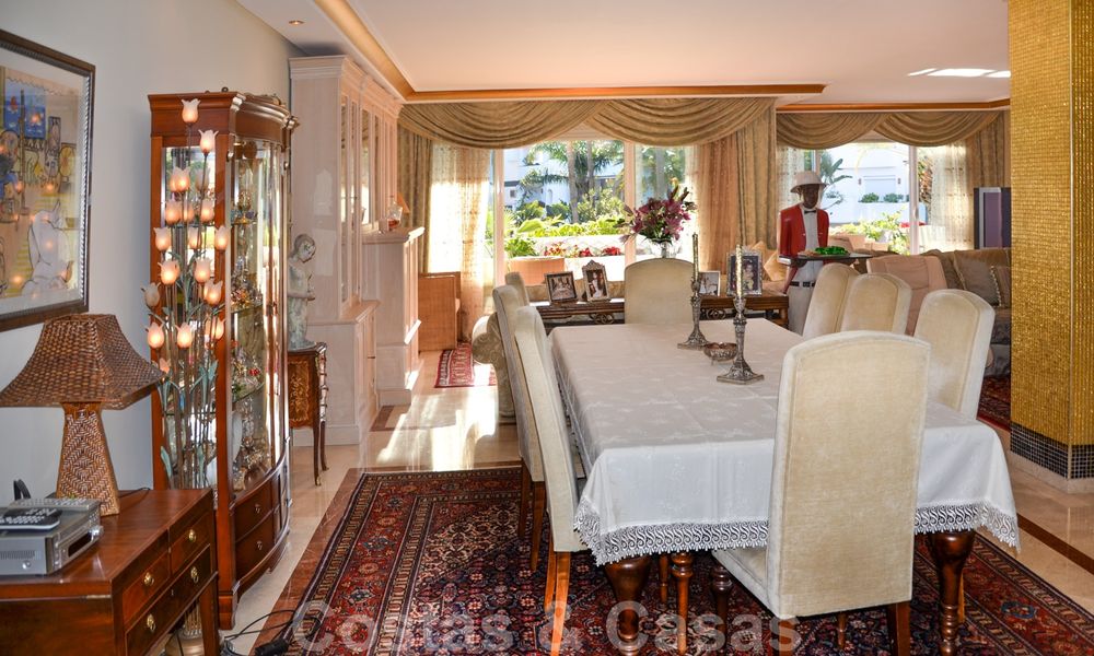 À vendre à Puerto Banús, Marbella: Penthouse appartement de plage luxueux 22488