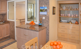 À vendre à Puerto Banús, Marbella: Penthouse appartement de plage luxueux 22489 
