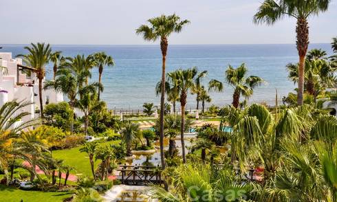 À vendre à Puerto Banús, Marbella: Penthouse appartement de plage luxueux 22493
