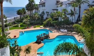 À vendre à Puerto Banús, Marbella: Penthouse appartement de plage luxueux 22494 
