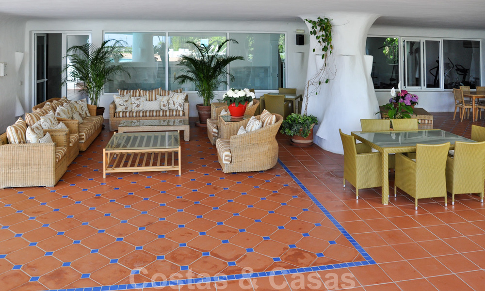À vendre à Puerto Banús, Marbella: Penthouse appartement de plage luxueux 22495