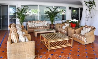 À vendre à Puerto Banús, Marbella: Penthouse appartement de plage luxueux 22498 