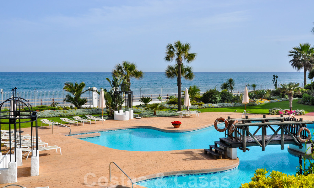 À vendre à Puerto Banús, Marbella: Penthouse appartement de plage luxueux 22502
