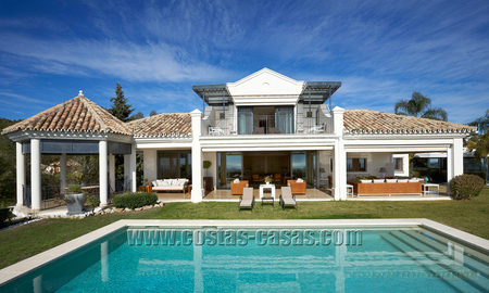 À vendre : Villa exclusive dans une partie chic de Marbella - Benahavís avec vue sur mer 30355