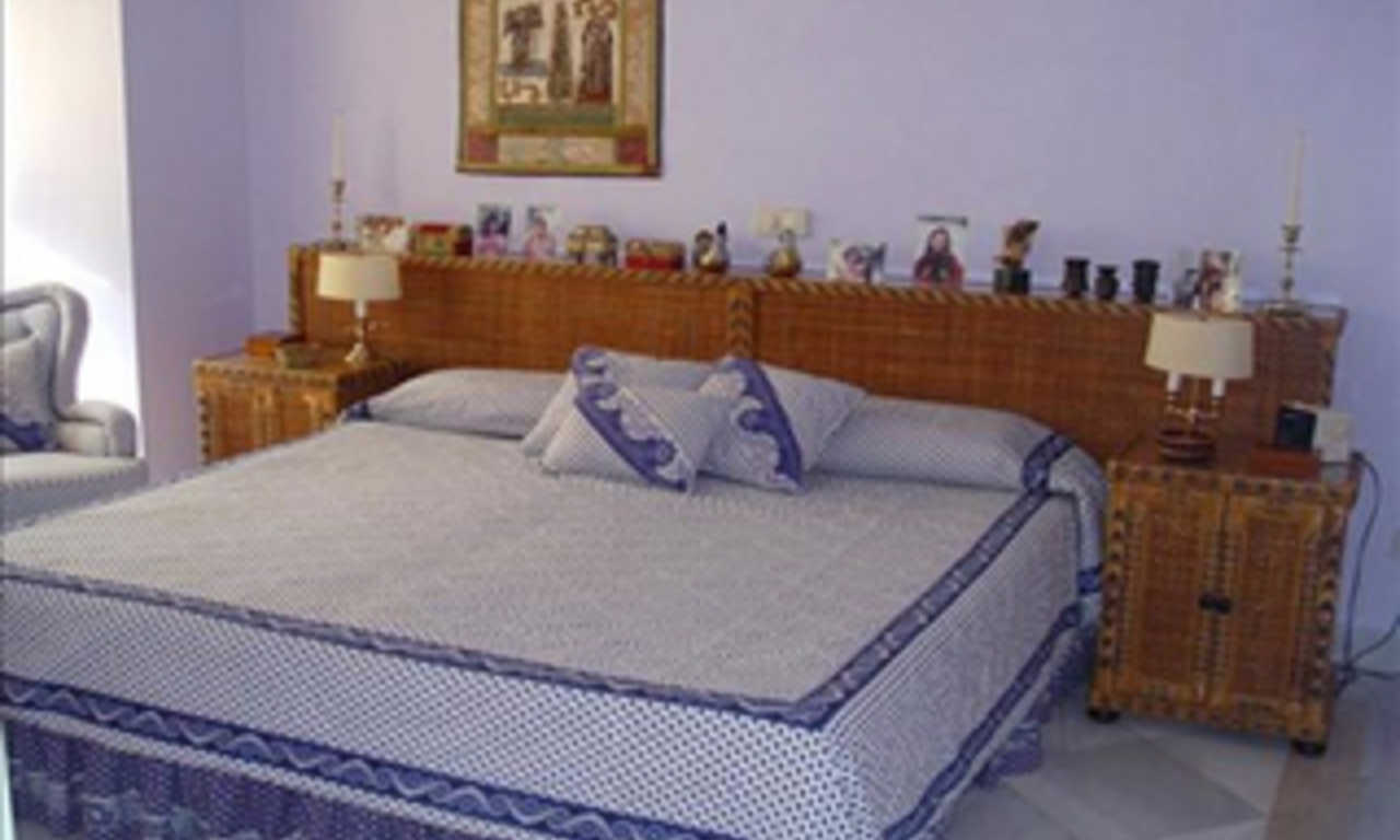 Penthouse - duplex à vendre dans une urbanisation privée en première ligne de plage sur la Mille d' Or à Marbella 6