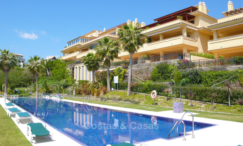 Appartements et penthouses de luxe à vendre dans un des complexes les plus exclusifs de la Mille d' Or prêt de Marbella 30005