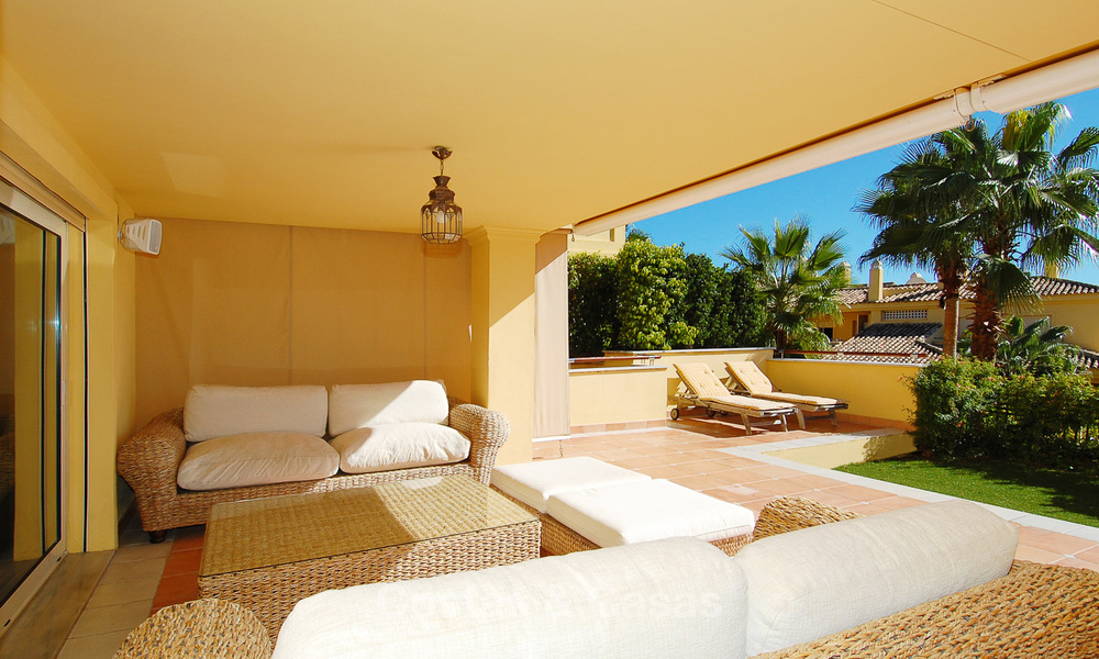 Appartements et penthouses de luxe à vendre dans un des complexes les plus exclusifs de la Mille d' Or prêt de Marbella 30012