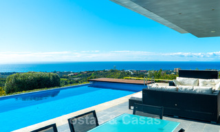 Prêt à emménager ! Villa moderne à vendre avec une vue imprenable sur la mer, juste à l'est du centre de Marbella 32717 