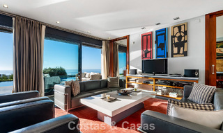 Prêt à emménager! Villa moderne à vendre avec une vue imprenable sur la mer, juste à l'est du centre de Marbella 787824 