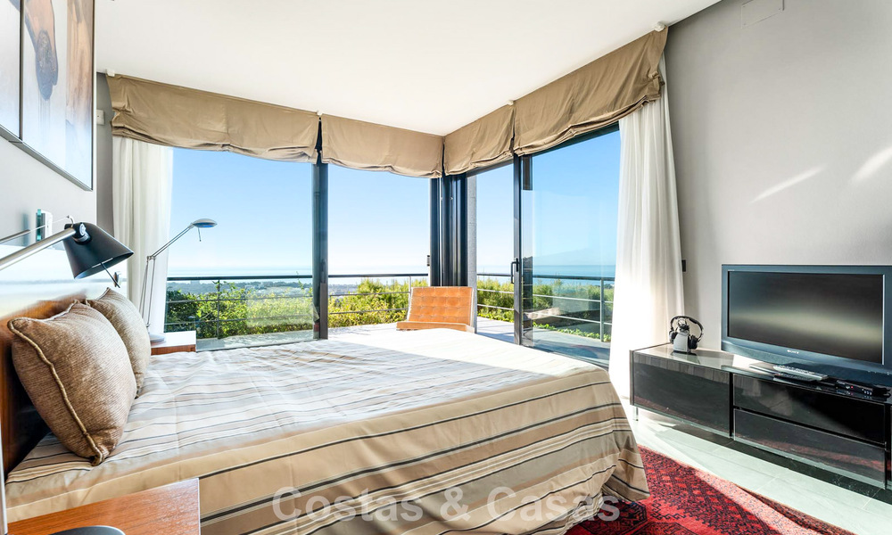 Prêt à emménager! Villa moderne à vendre avec une vue imprenable sur la mer, juste à l'est du centre de Marbella 787832