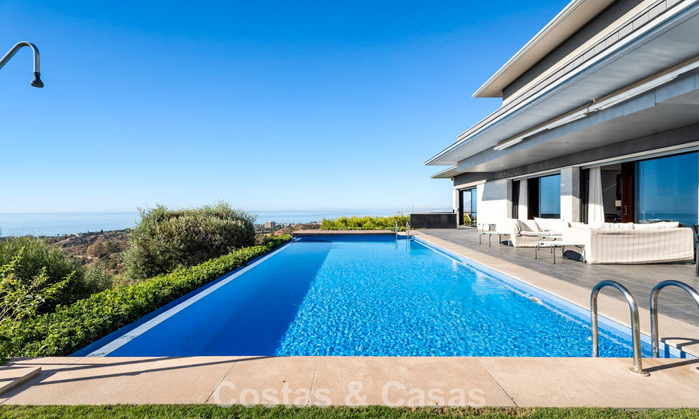 Prêt à emménager! Villa moderne à vendre avec une vue imprenable sur la mer, juste à l'est du centre de Marbella 787849