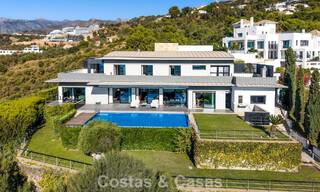 Prêt à emménager! Villa moderne à vendre avec une vue imprenable sur la mer, juste à l'est du centre de Marbella 787852 