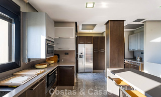 Prêt à emménager! Villa moderne à vendre avec une vue imprenable sur la mer, juste à l'est du centre de Marbella 787854 