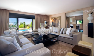 Impressionnante villa contemporaine de luxe avec appartement d'invités à vendre dans la vallée du Golf de Nueva Andalucia, Marbella 22590 