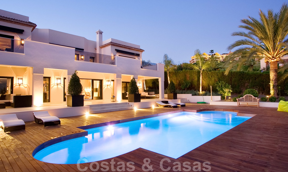 Impressionnante villa contemporaine de luxe avec appartement d'invités à vendre dans la vallée du Golf de Nueva Andalucia, Marbella 22604