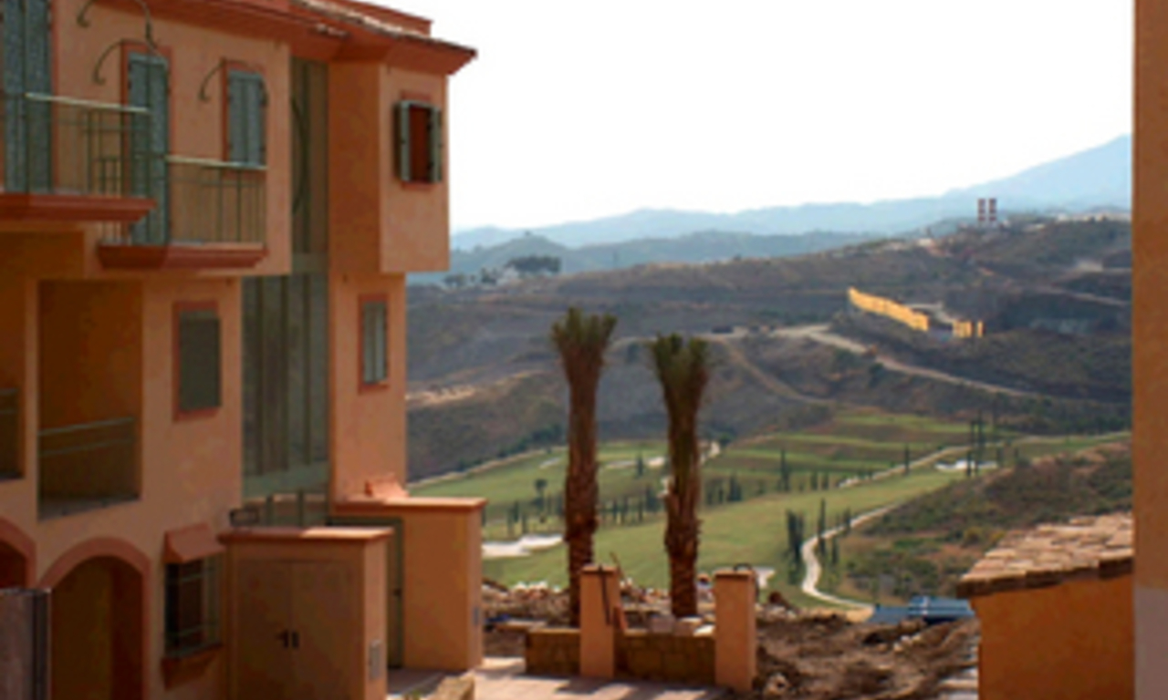 Appartement de luxe à vendre dans le complexe de golf 5 étoiles Los Flamingos sur la nouvelle Mille d' Or, Marbella - Estepona 2